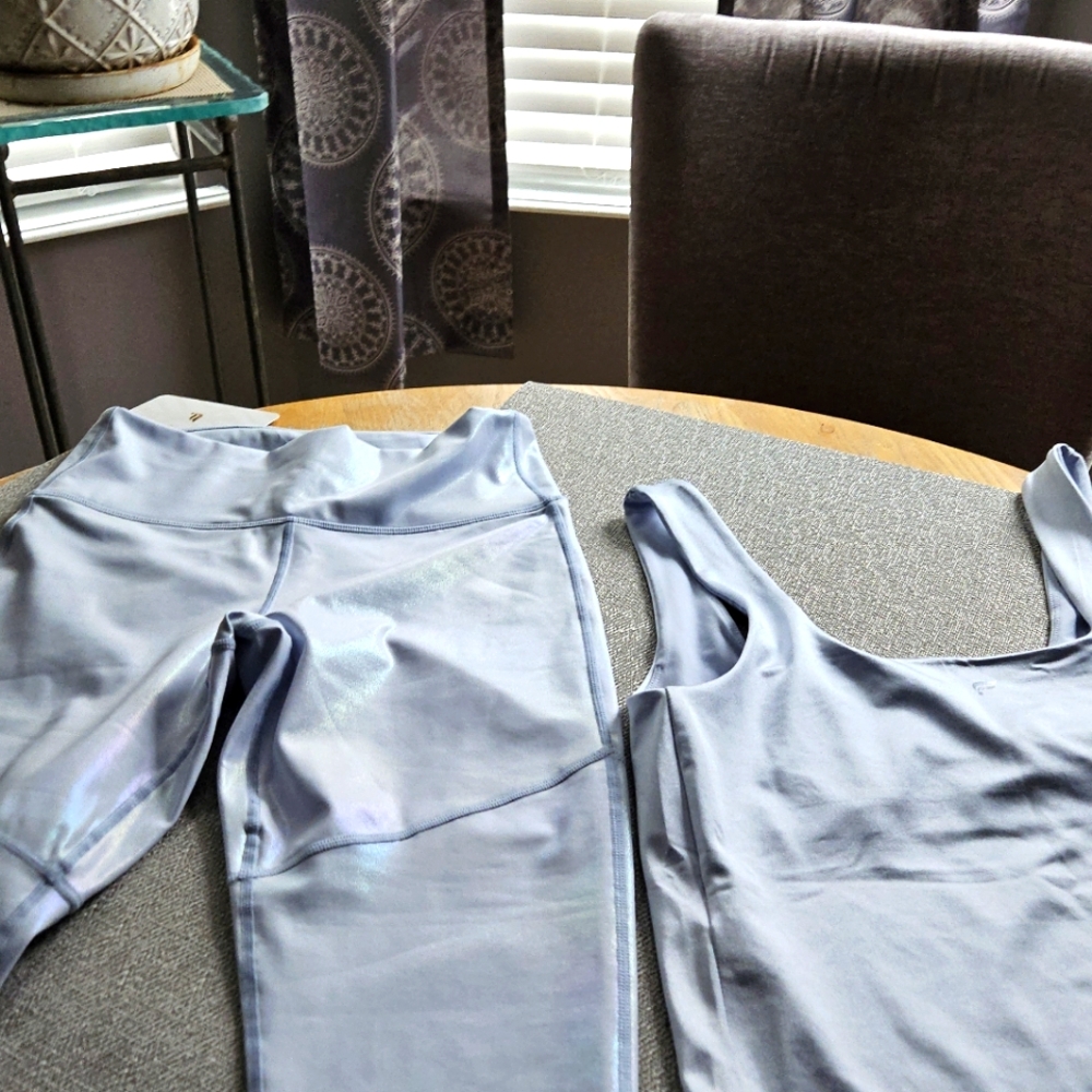 Fabletics Women's 2 piece yoga,gym, etc